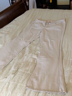 lei Cream Flare Jeans